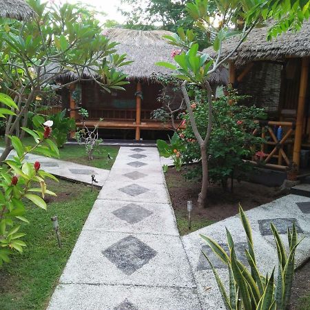 Tua Tua Keladi Bungalows Gili Air Bagian luar foto