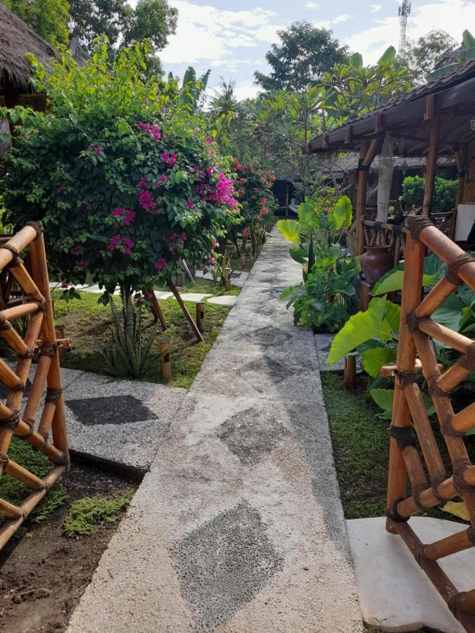 Tua Tua Keladi Bungalows Gili Air Bagian luar foto