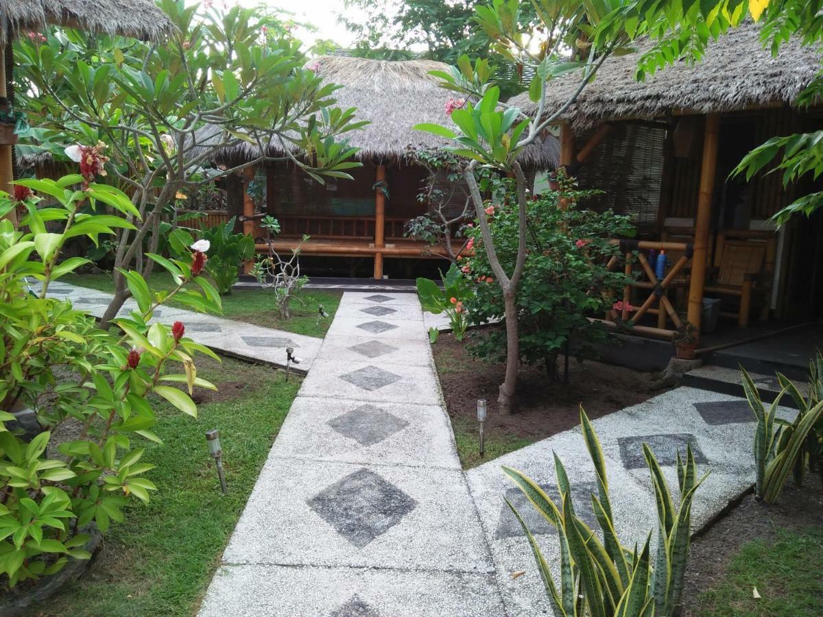 Tua Tua Keladi Bungalows Gili Air Bagian luar foto